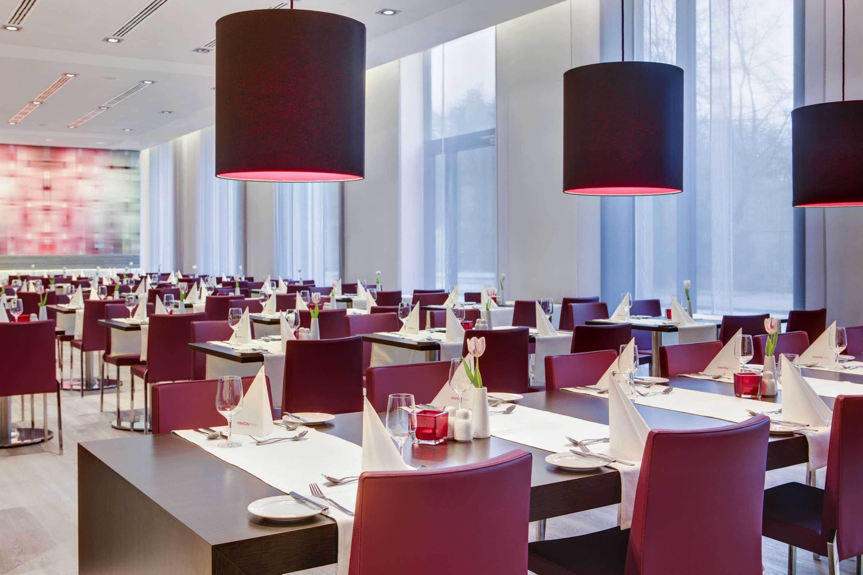 Intercityhotel Hamburg Dammtor-Messe Exteriör bild