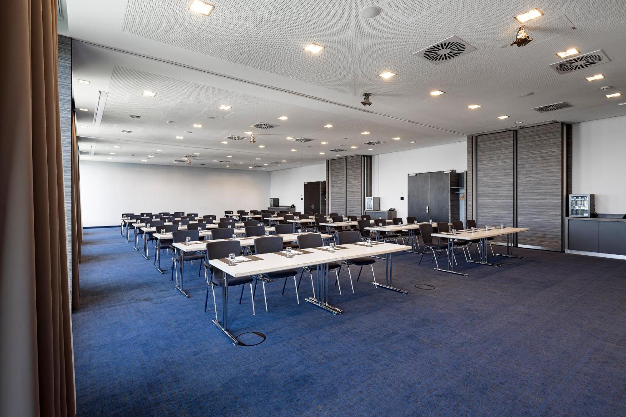 Intercityhotel Hamburg Dammtor-Messe Exteriör bild