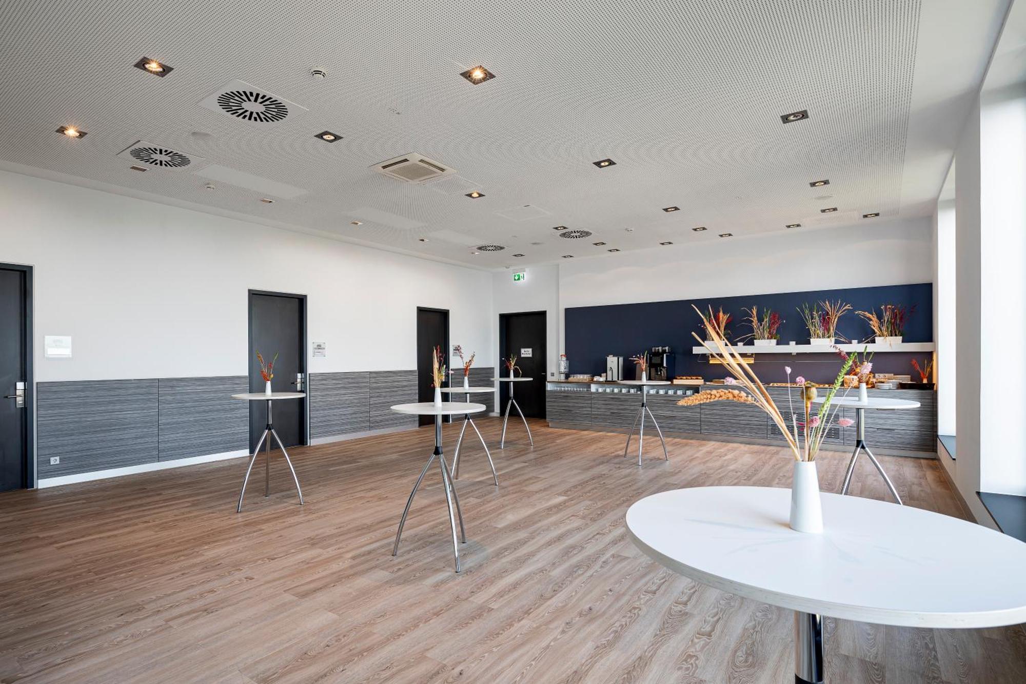 Intercityhotel Hamburg Dammtor-Messe Exteriör bild