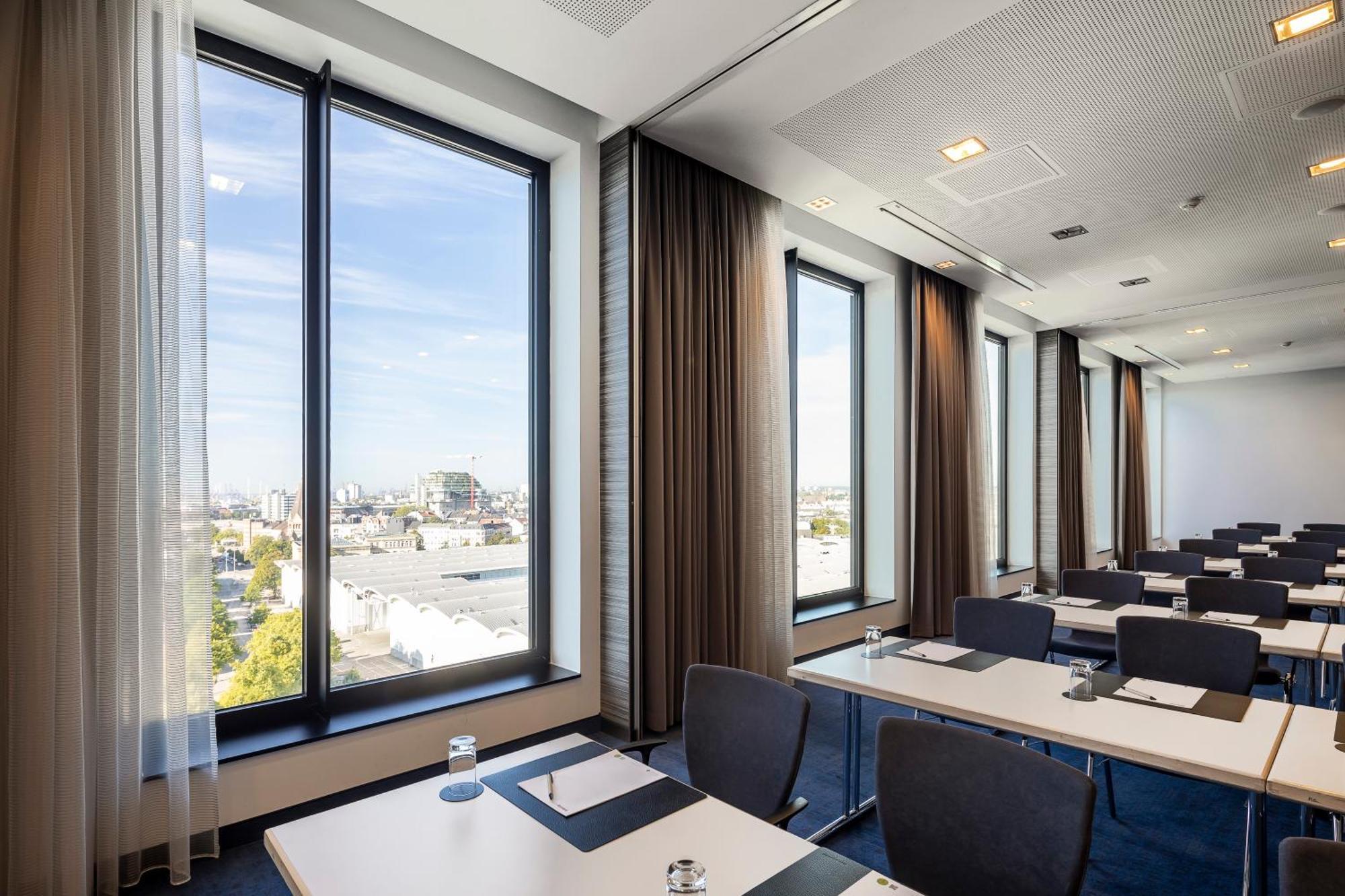 Intercityhotel Hamburg Dammtor-Messe Exteriör bild
