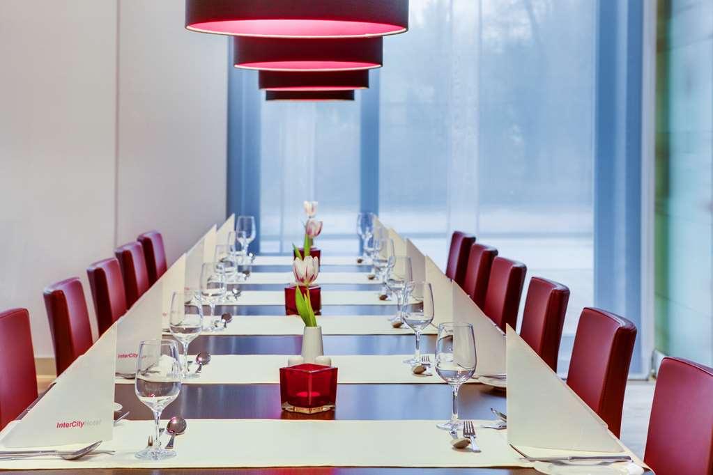 Intercityhotel Hamburg Dammtor-Messe Restaurang bild