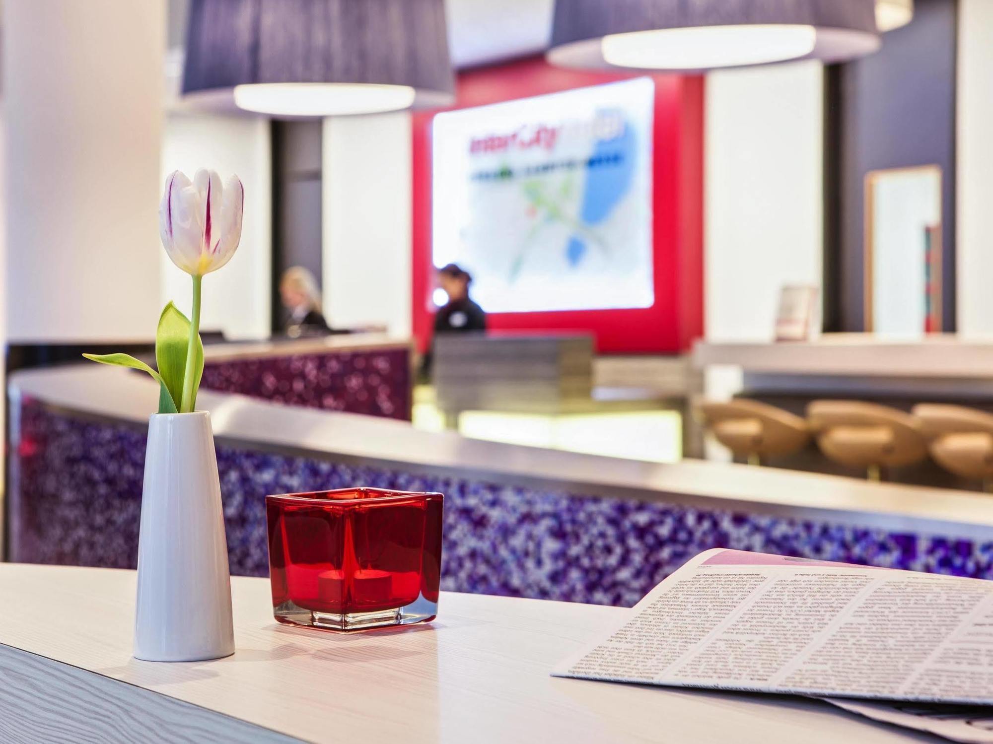 Intercityhotel Hamburg Dammtor-Messe Exteriör bild
